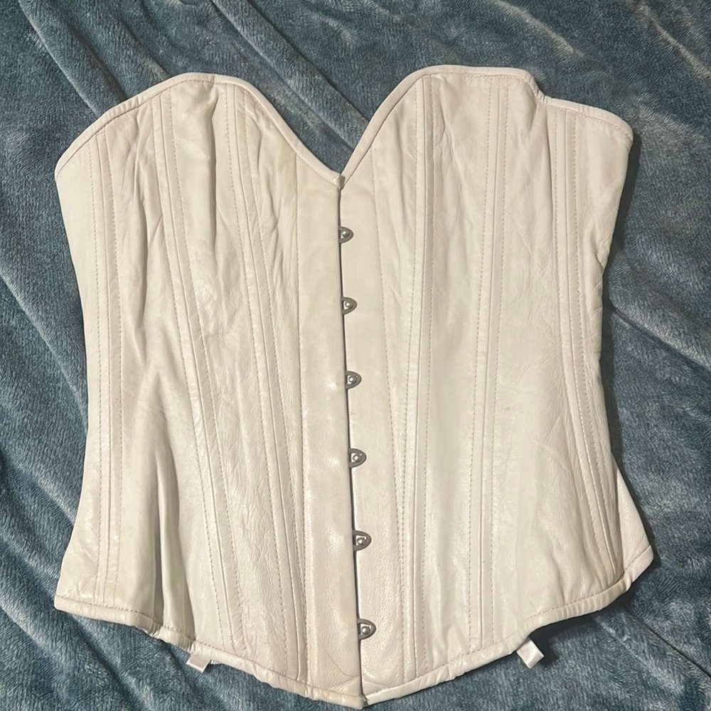 ALTER EGO / white leather corset / 20
